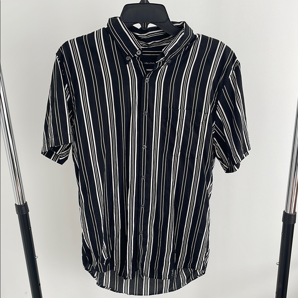 Abercrombie & Fitch Men’s short sleeve button down
